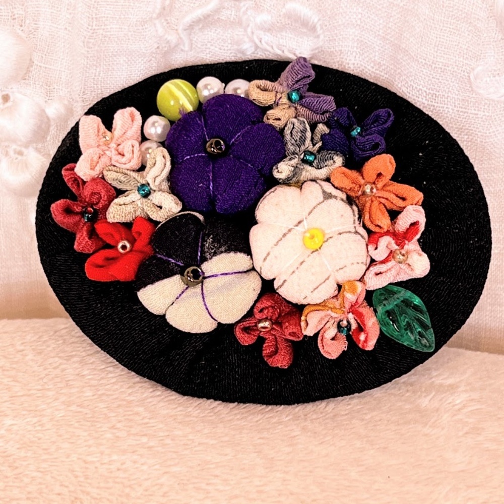 Adorable Mixed Media Beaded Brooch - Picture 4 of 5